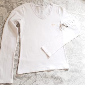 COD: 10315B – Blusinha Marisol, em algodão cotton e elastano, detalhe na gola em renda,  tamanho 12, usada