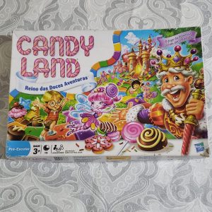 COD: 10320L – Jogo de Tabuleiro Candy Land, Reino das Doces Aventuras, Hasbro, medidas cx 40 x 27, idad