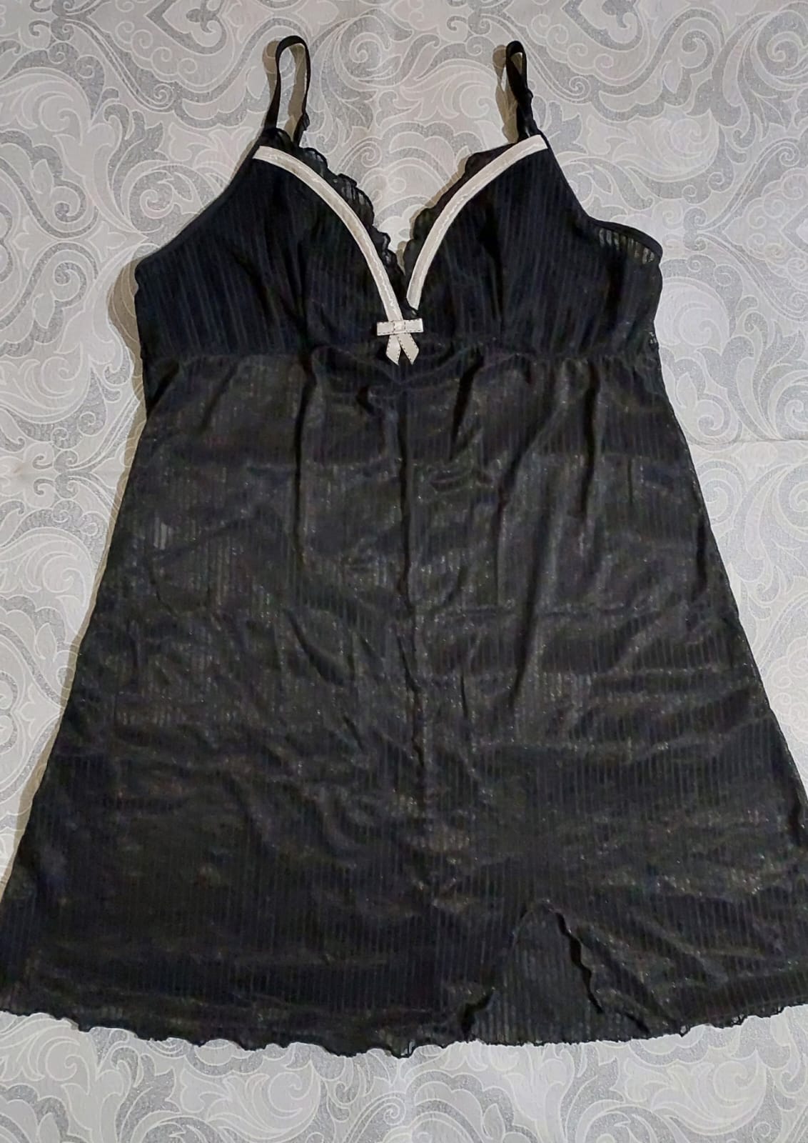 COD: 10431D – Camisola, marca Demillus, com elastano, curta. Cor preta, tamanho M, usada